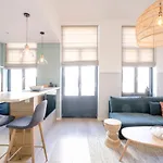 Fabulous studio in Châtelain area with balcony
