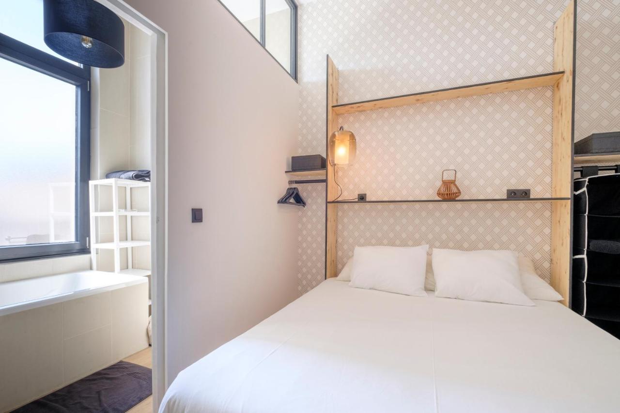Fabulous In Châtelain Area With Balcony Appartement
