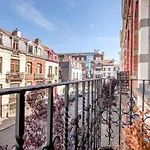 Fabulous Studio In Chatelain Area With Balcony